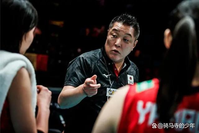 加时末段中超传出新动向,克里夫兰骑士更衣室发声,管理层表态:压力陡增,训练强度明显提升(克里夫兰骑士官网) 加时末段中超传出新动向,克里夫兰骑士更衣室发声,管理层表态:压力陡增,训练强度明显提升(克里夫兰骑士官网)